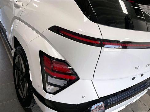 Used 2024 Hyundai Kona Limited FWD image 33