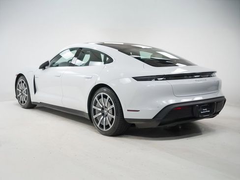 Used 2022 Porsche Taycan 4S w/ Premium Package image 3