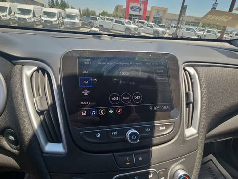 Used 2025 Chevrolet Malibu LT FWD image 16