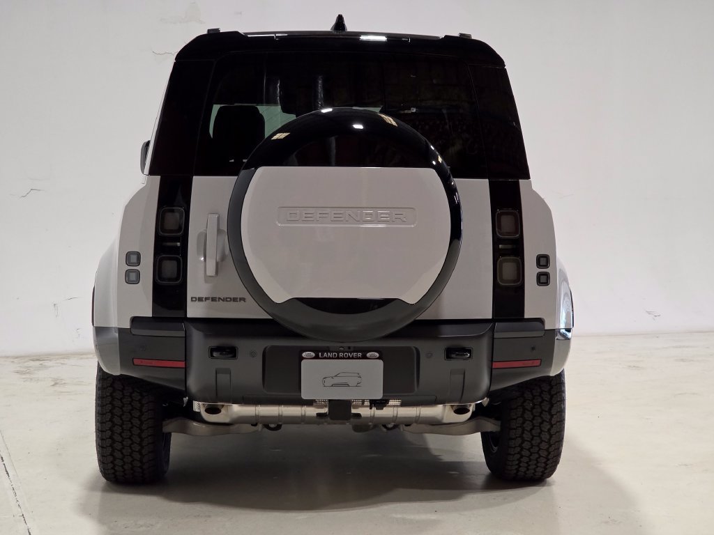 New 2026 Land Rover Defender 110 X-Dynamic SE AWD/4WD image 6