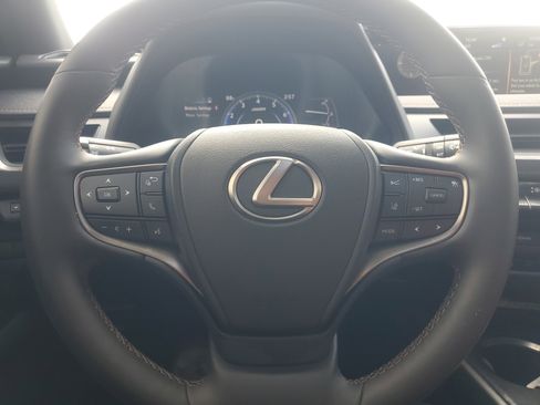 Used 2022 Lexus UX 200 w/ Premium Package FWD image 21