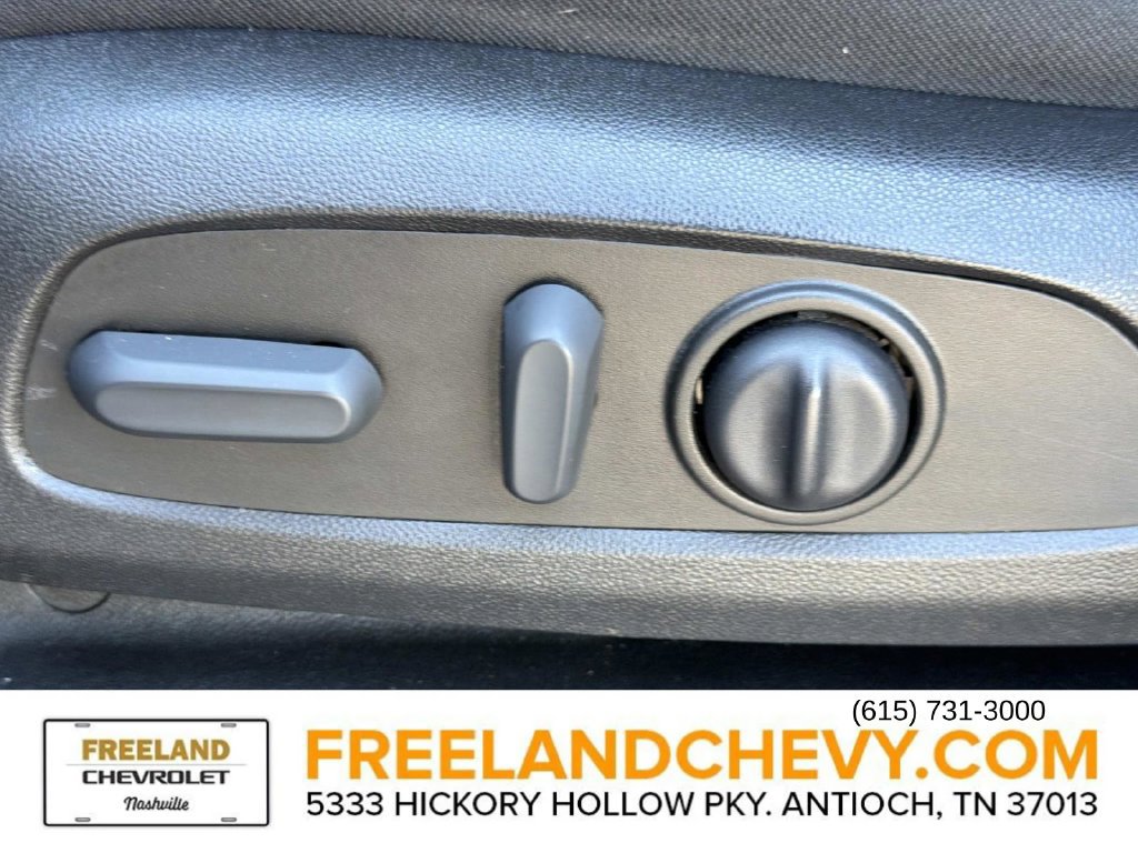 Used 2022 Chevrolet Traverse LT FWD image 29