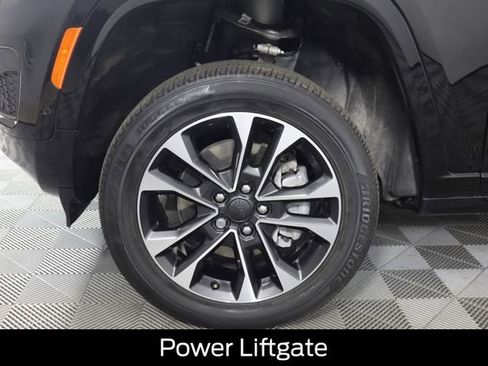 Used 2023 Jeep Grand Cherokee L Overland image 19