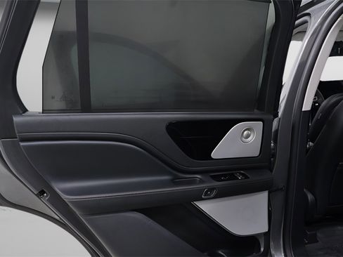 Used 2025 Lincoln Aviator Reserve w/ Equipment Group 201A image 25