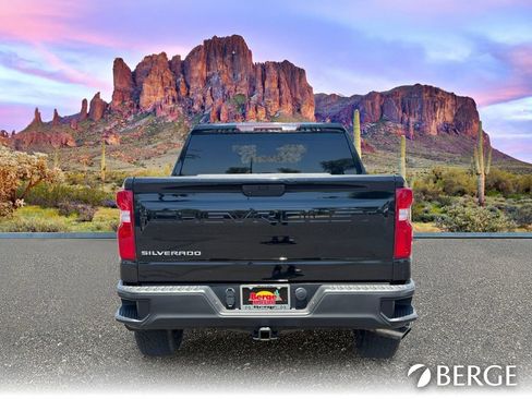 Used 2020 Chevrolet Silverado 1500 Custom w/ Custom Value Package RWD image 6