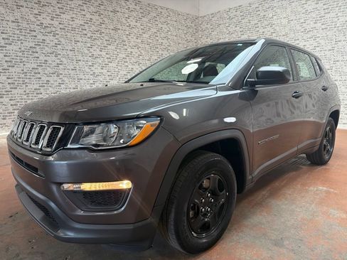Used 2020 Jeep Compass Sport w/ Cold Weather Group FWD image 3