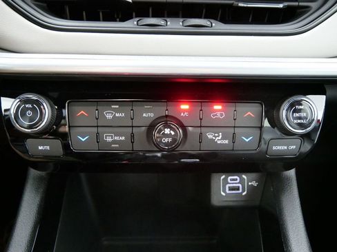 New 2025 Jeep Compass Limited image 45