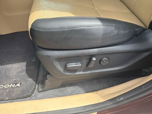 Used 2017 Kia Sedona EX FWD image 14