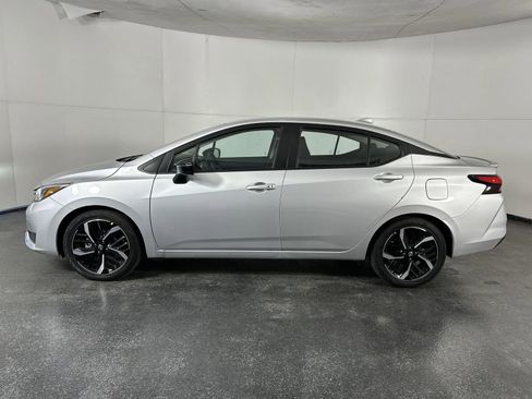 Used 2025 Nissan Versa SR image 8