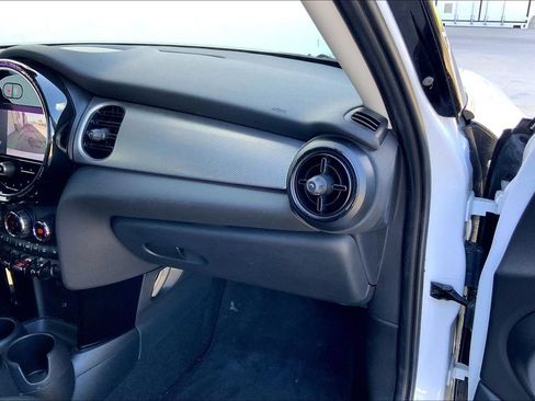 Certified 2024 MINI Cooper 4-Door Hardtop FWD image 18