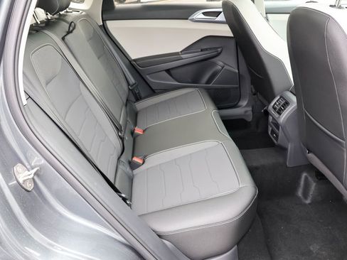 New 2025 Volkswagen Taos SE image 38