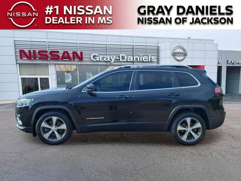 Used 2020 Jeep Cherokee Limited FWD image 4