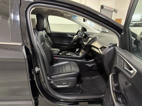 Used 2018 Ford Edge SEL w/ Equipment Group 201A AWD/4WD image 36