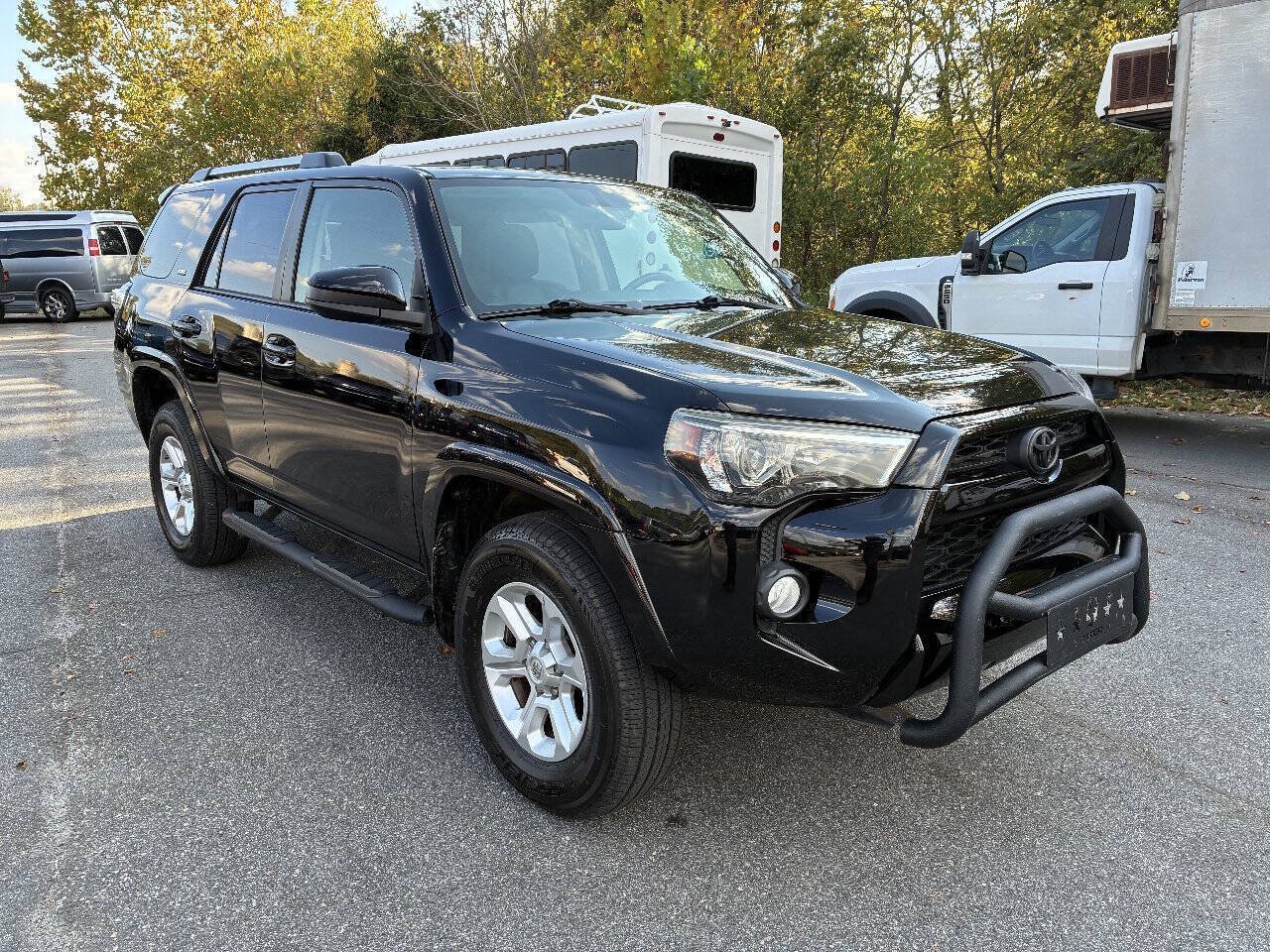 Used 2019 Toyota 4Runner SR5 AWD/4WD image 6