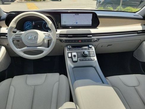 Used 2024 Hyundai Palisade Limited FWD image 14