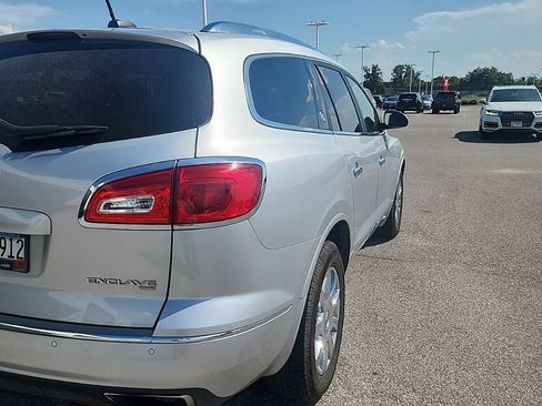 Used 2016 Buick Enclave Leather AWD/4WD image 4