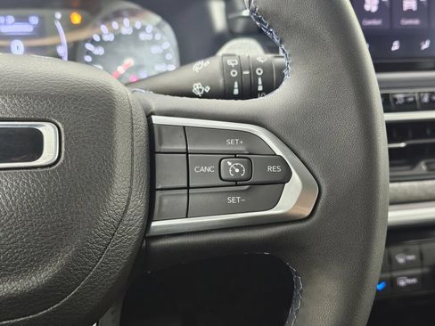 Used 2022 Jeep Compass Latitude FWD image 21