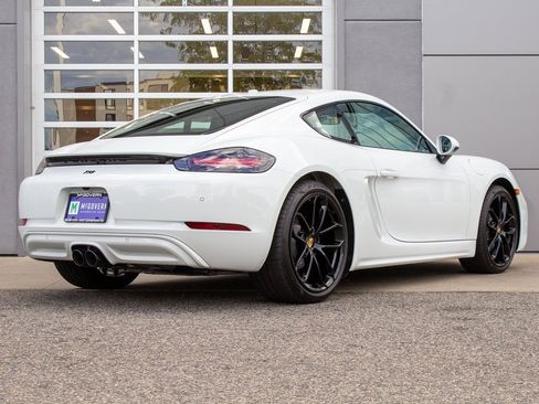 Used 2025 Porsche 718 Cayman w/ Sport Chrono Package image 10