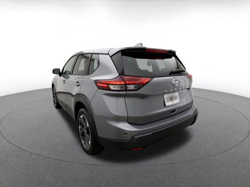 Used 2025 Nissan Rogue SV FWD image 5