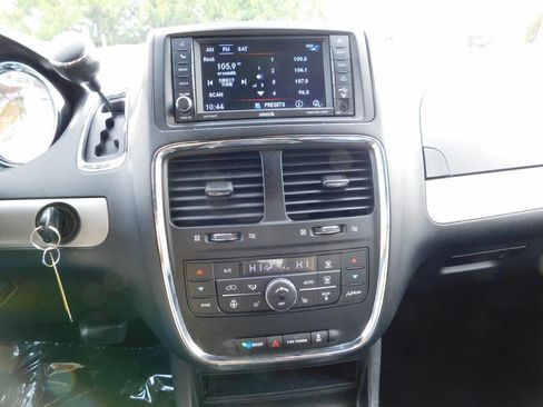 Used 2019 Dodge Grand Caravan GT image 11