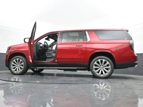 New 2026 Chevrolet Suburban Premier image 76