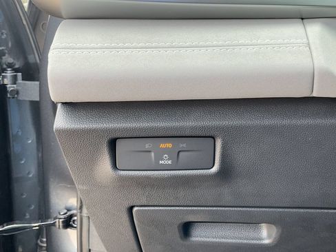 New 2026 Volkswagen Tiguan SE R-Line AWD/4WD image 18
