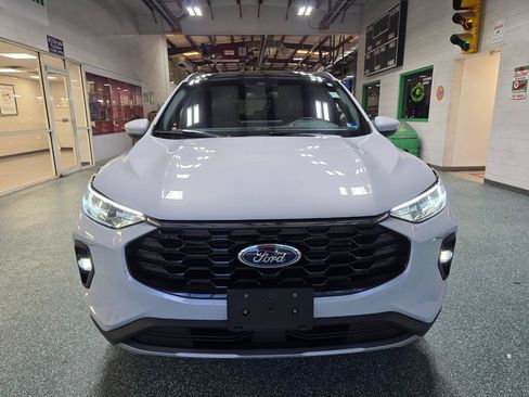 Used 2025 Ford Escape ST-Line Select w/ Tech Pack #1 AWD/4WD image 3