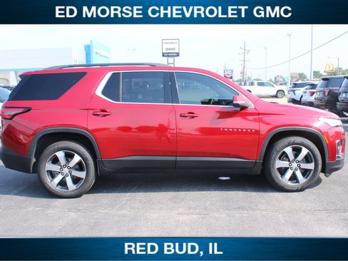Used 2023 Chevrolet Traverse LT w/ LT Premium Package AWD/4WD image 2