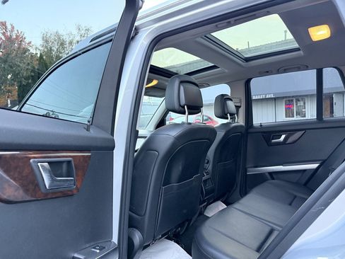 Used 2012 Mercedes-Benz GLK 350 4MATIC image 19