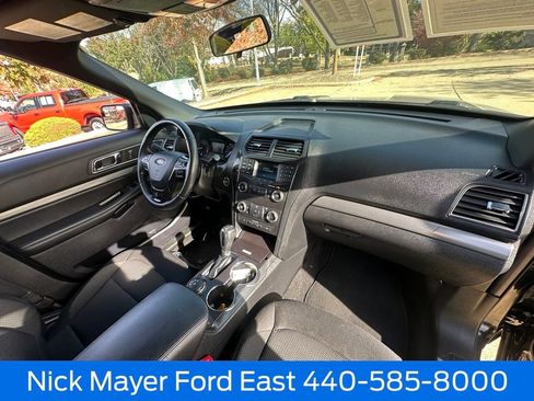 Used 2019 Ford Explorer XLT w/ Class III Trailer Tow Package image 27