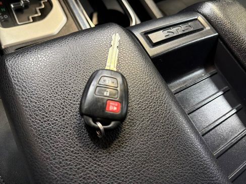 Used 2019 Toyota Tundra SR5 w/ SR5 Upgrade Package image 58