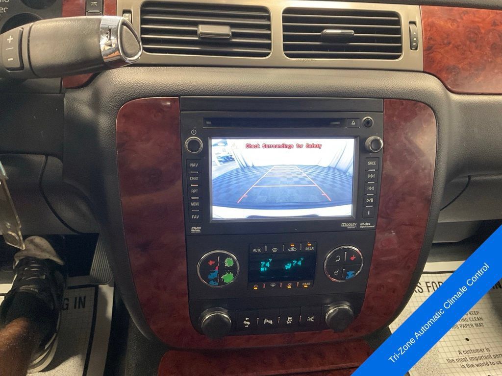 Used 2013 Chevrolet Suburban LTZ AWD/4WD image 6