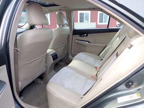 Used 2013 Toyota Camry XLE w/ Leather Pkg image 9