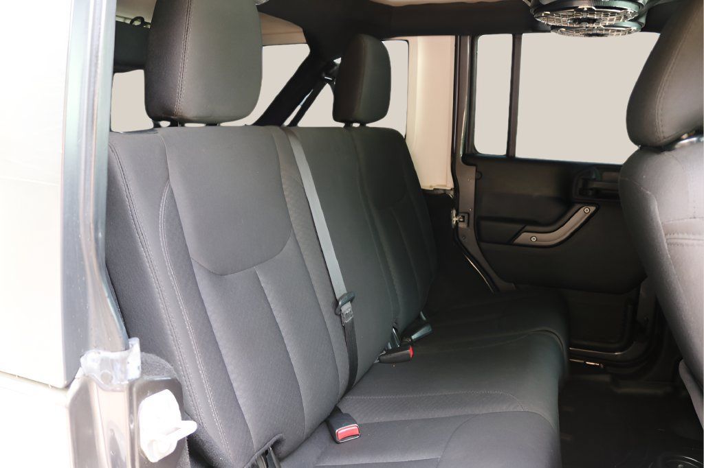 Used 2018 Jeep Wrangler Unlimited Sport S AWD/4WD image 21