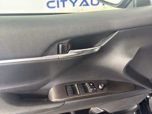 Used 2024 Toyota Camry SE FWD image 15