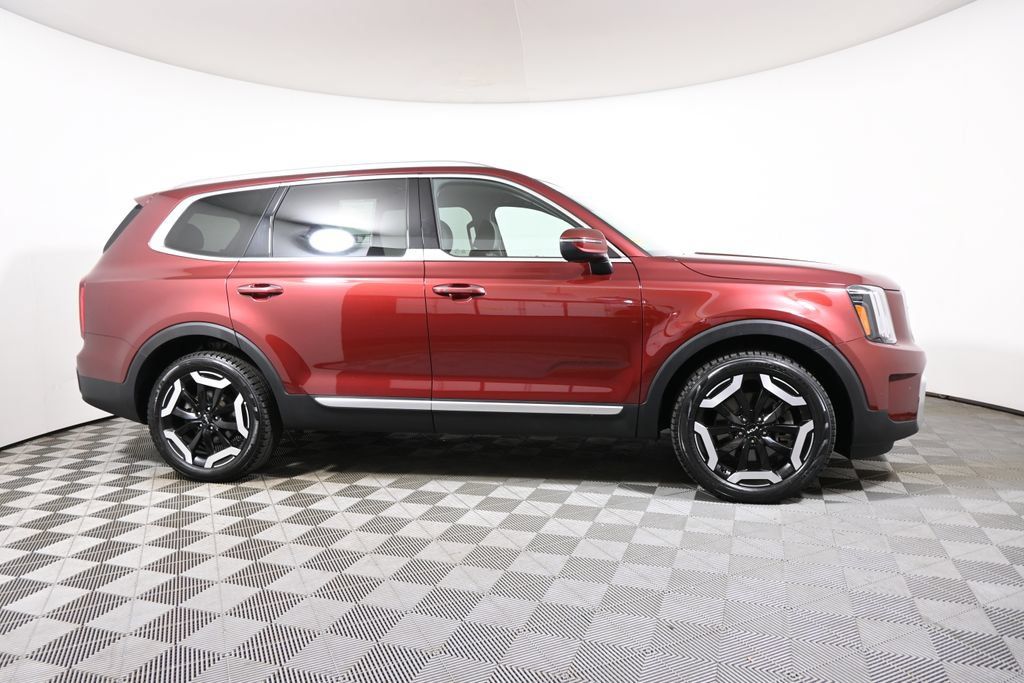 Used 2024 Kia Telluride S AWD/4WD image 8