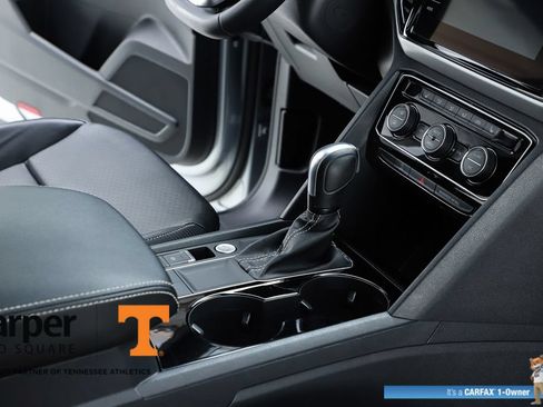 Used 2022 Volkswagen Atlas Cross Sport SE w/ Panoramic Sunroof Package FWD image 32