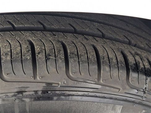 Used 2024 Chevrolet Malibu LT image 9