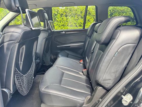 Used 2011 Mercedes-Benz GL 450 4MATIC image 13