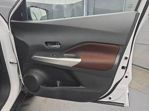 Used 2020 Nissan Kicks SR FWD image 41