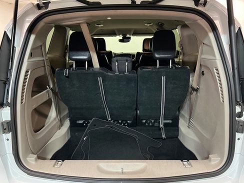 Used 2022 Chrysler Pacifica Touring-L image 22