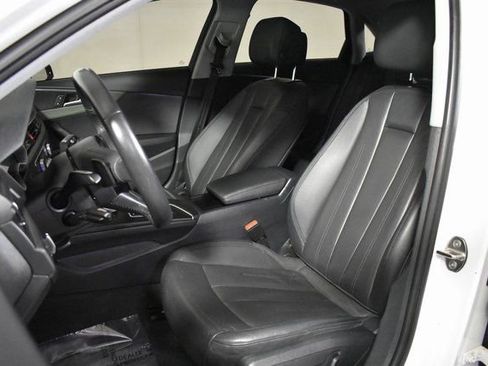 Used 2019 Audi A4 2.0T Premium image 9