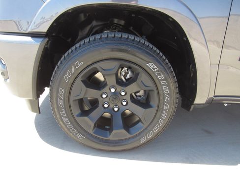 Used 2026 RAM 1500 Big Horn AWD/4WD image 4
