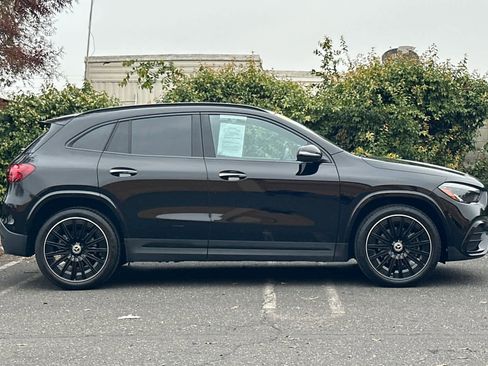 Certified 2025 Mercedes-Benz GLA 250 image 2