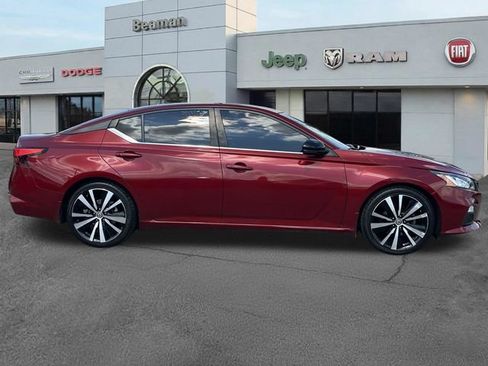 Used 2022 Nissan Altima 2.0 SR FWD image 8
