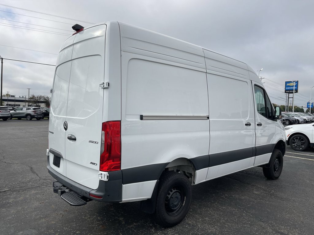 Used 2024 Mercedes-Benz Sprinter 2500 image 16