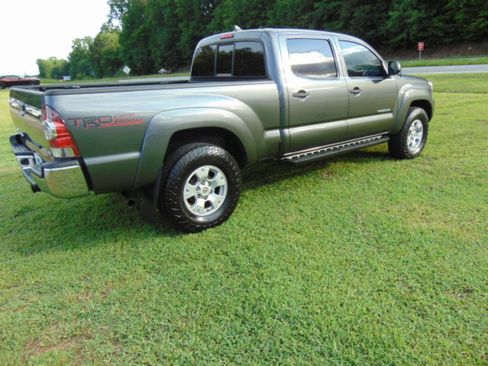 Used 2015 Toyota Tacoma 4x4 Double Cab w/ SR5 Package image 4