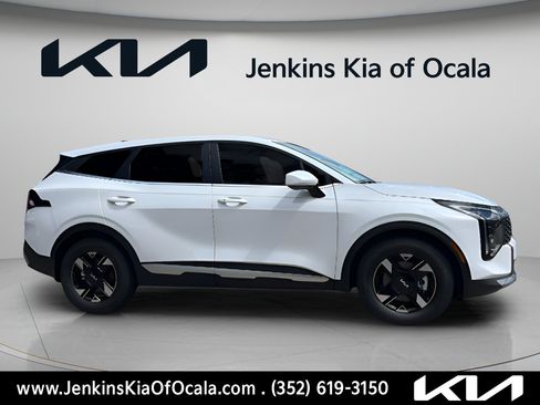 New 2026 Kia Sportage LX FWD image 2