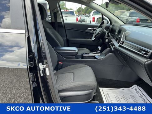 Used 2023 Kia Sportage LX FWD image 13