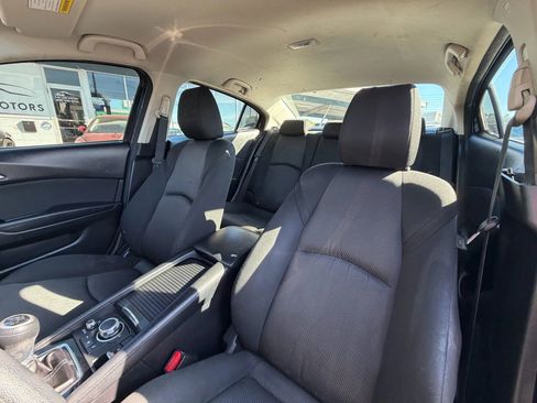 Used 2018 MAZDA MAZDA3 Sport image 10